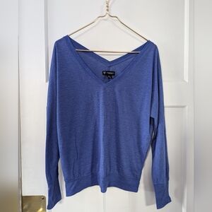 American Eagle Long Sleeve V neck